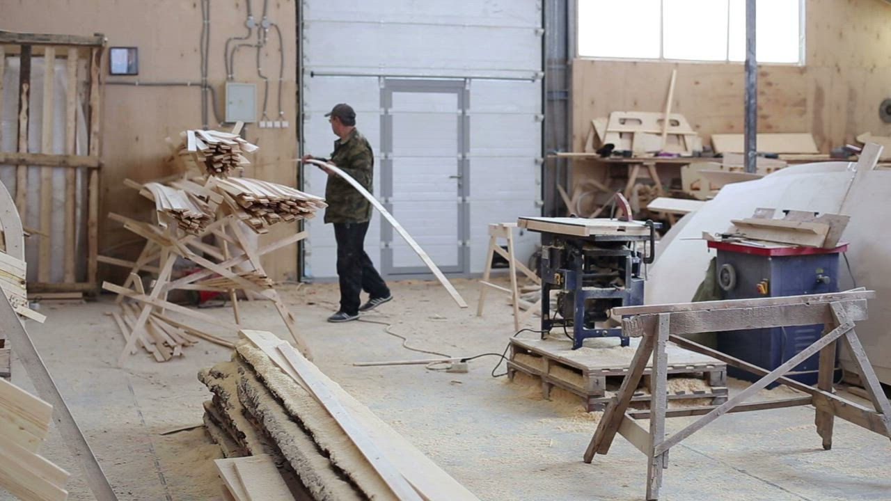 Straight cuts with a circular saw